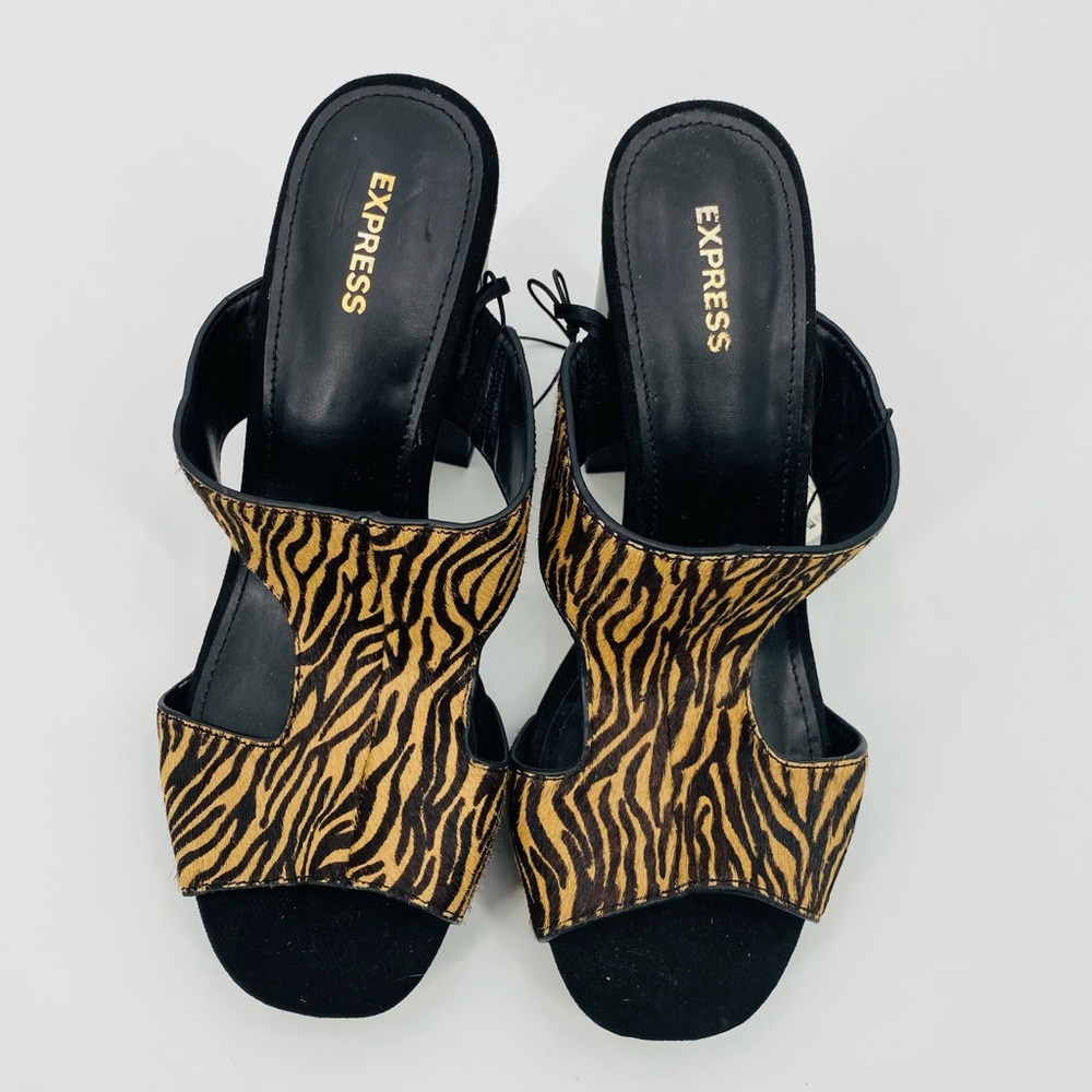 Express Heels - Picture 2 of 6